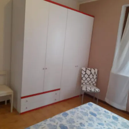 Guscio Int 37 Apartment